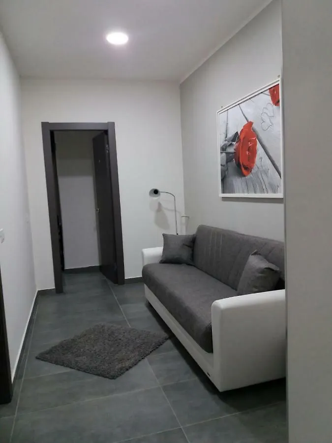 B&B La Grotta 尼科洛西 住宿加早餐酒店