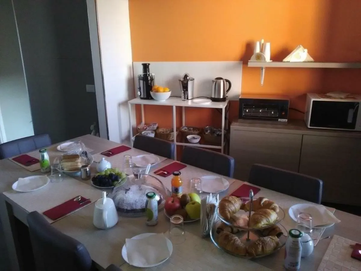 B&B La Grotta 尼科洛西 住宿加早餐酒店